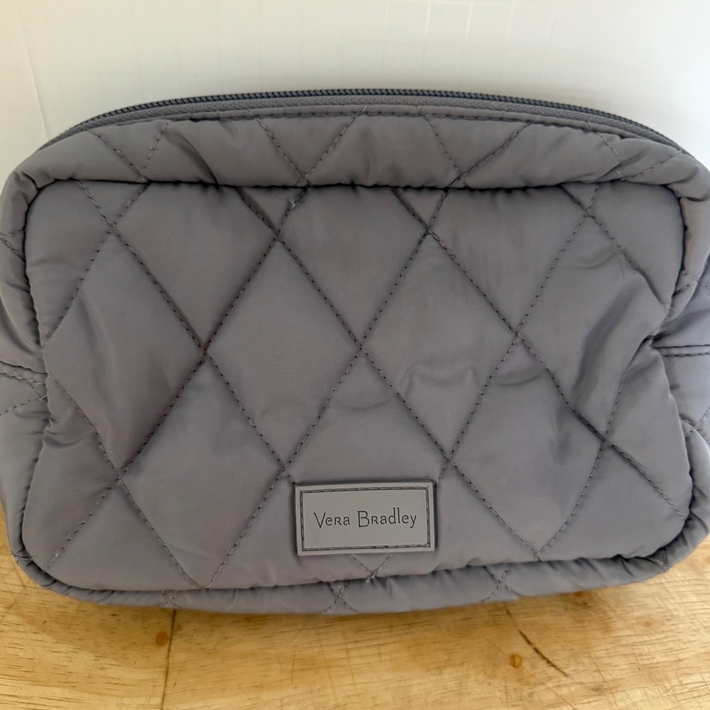 Vera Bradley Gray Quilted Performance Twill Cosmetic Makeup Bag Floral Lining